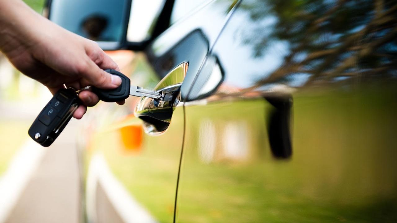 car-electo-door-lock-problem-2