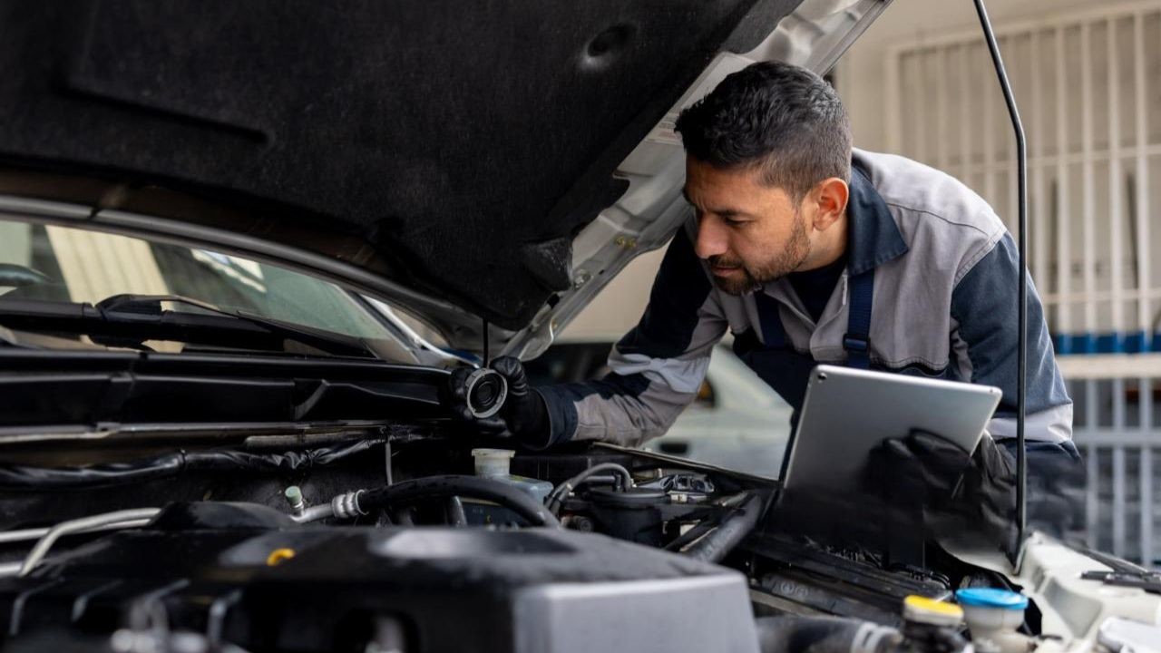 clean-car-engine-1