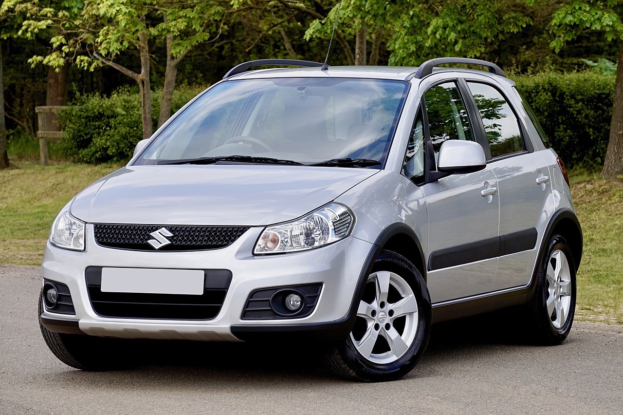 suzuki-sx4-4305877_1280
