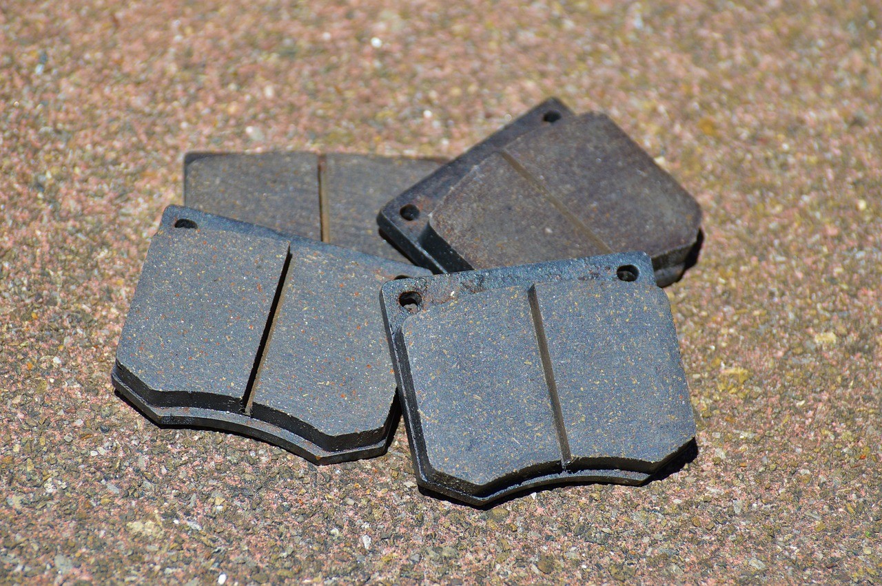 brake-pads-2389896_1280