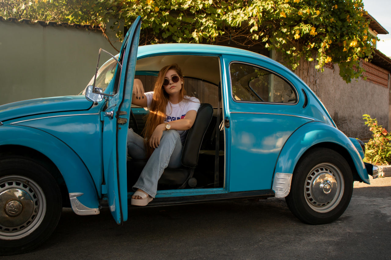 Оновлений VW Beetle (Фольксваген Жук) продовжує лінійку автомобілів у ретро-стилі