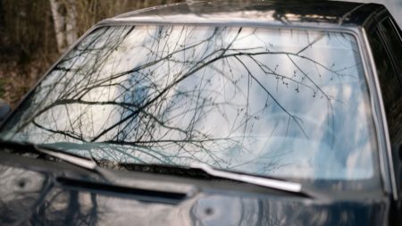 Яке нове лобове скло підібрати та купити? Все що варто знати по пошуку та виробникам