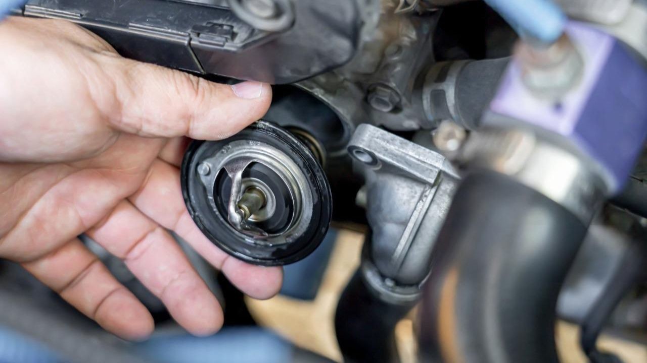 car-thermostat-fixing-1