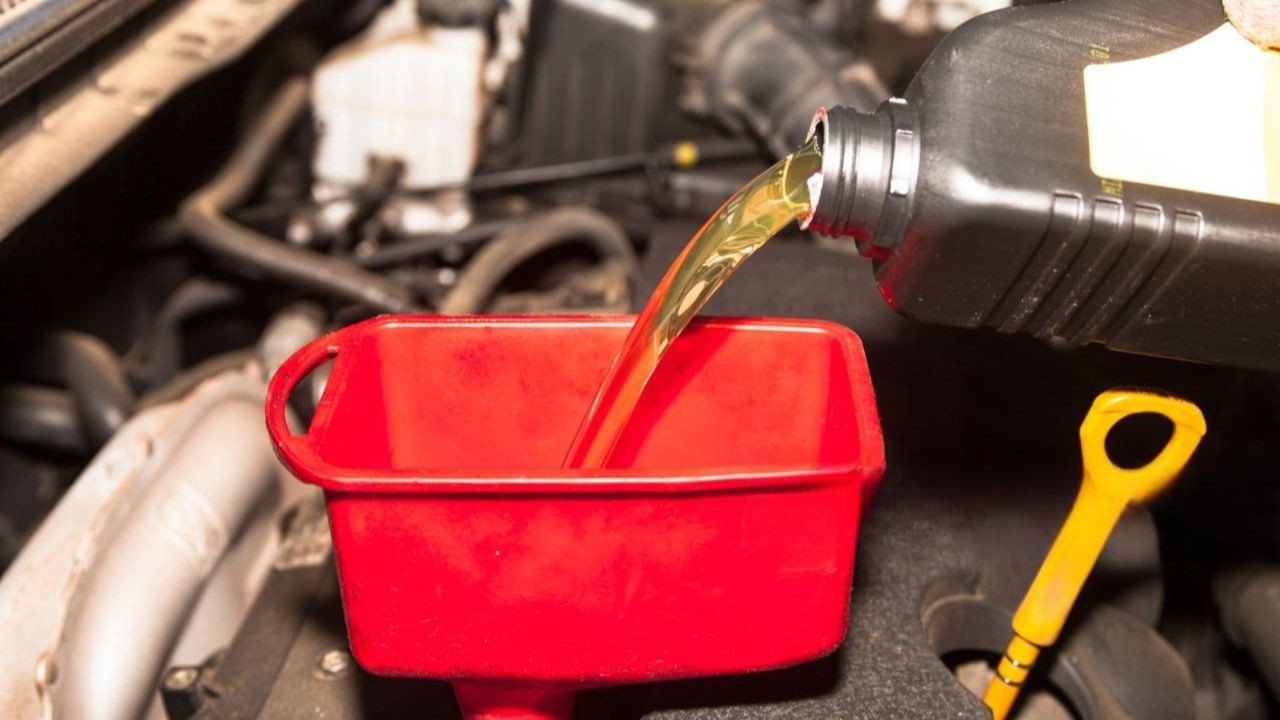 why-motor-oil-leak-3