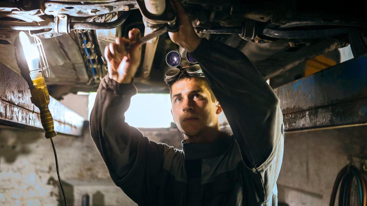 liquid-in-car-engine-3