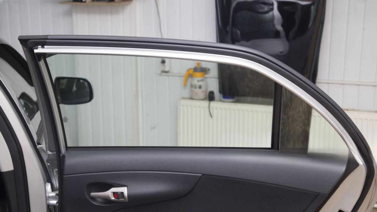 car-door-window-jam-1