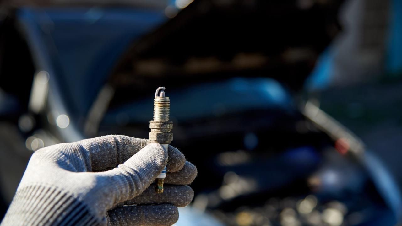 hybrid-car-spark-plug-2