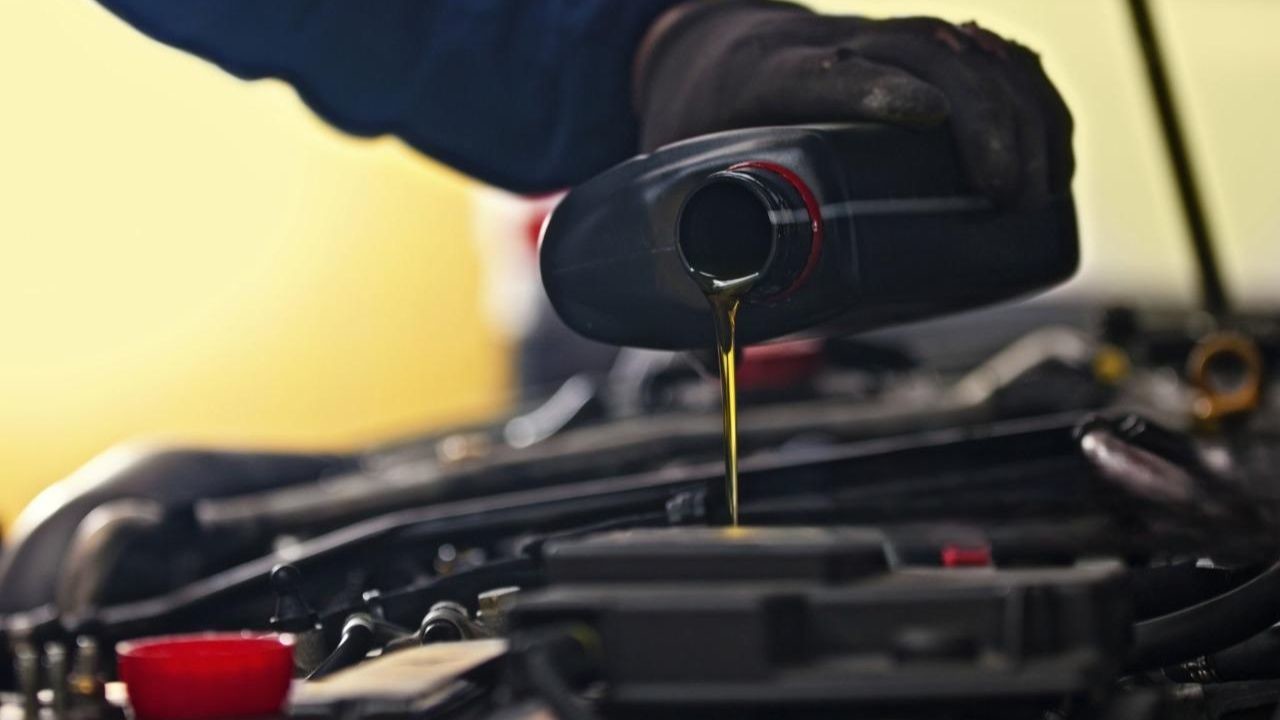 liqui-moly-leichtlauf-motor-oil-1