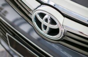 Защитите двигатель оригинальным маслом «Toyota»!