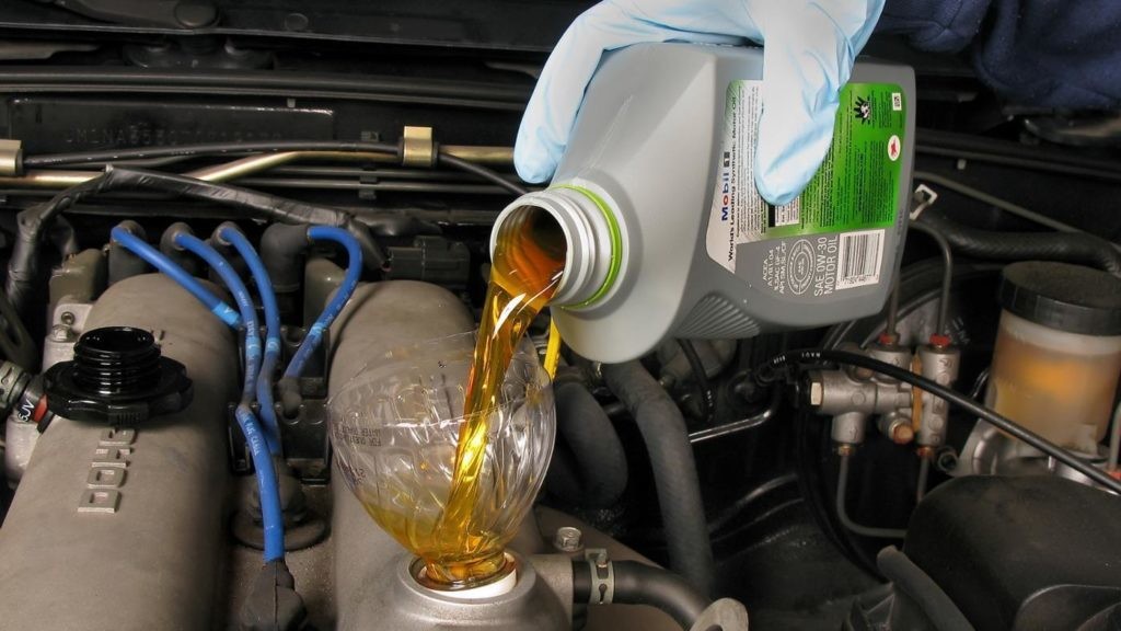 transmission-fluid-symptoms-1024x576
