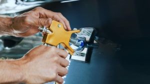 Технология Paintless dent repair. Как устранить вмятины и царапины без покраски?