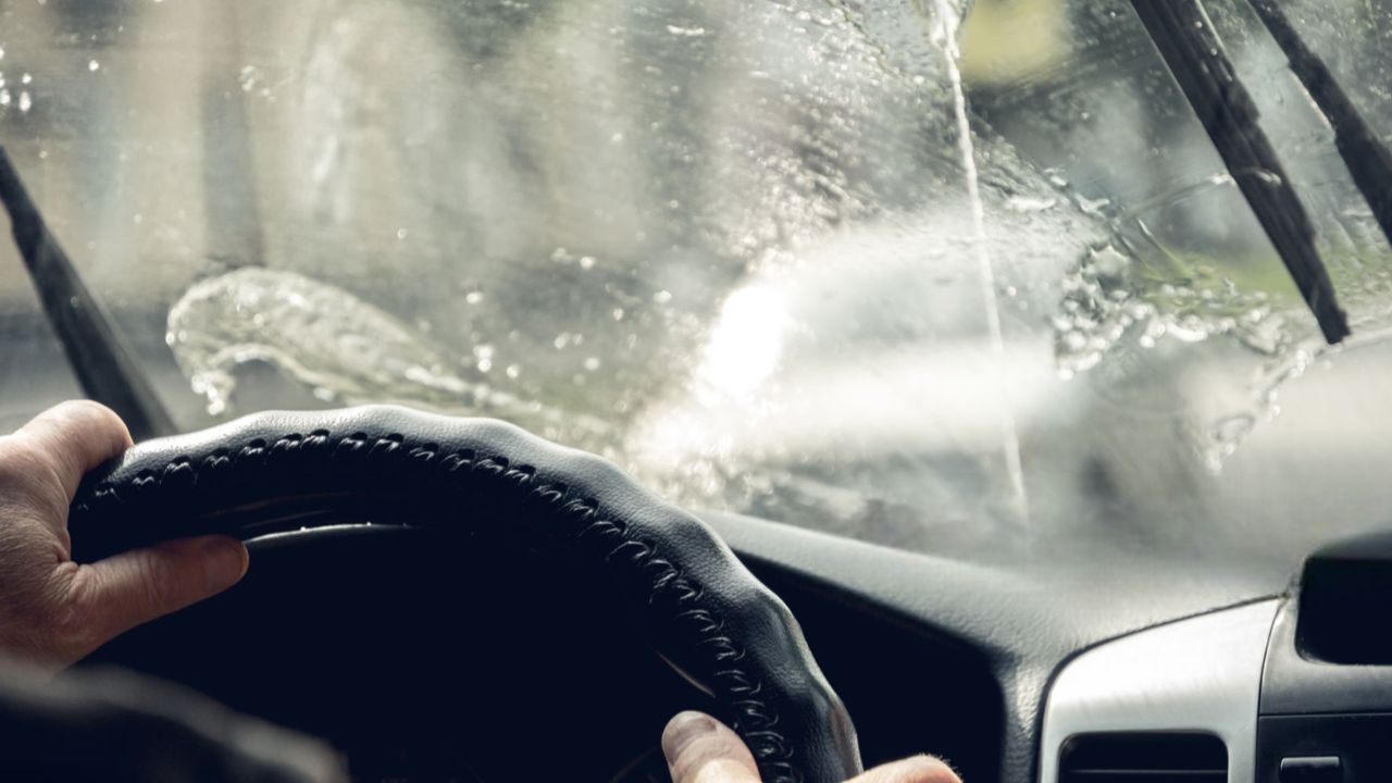car-windshield-washer-nozzles-1