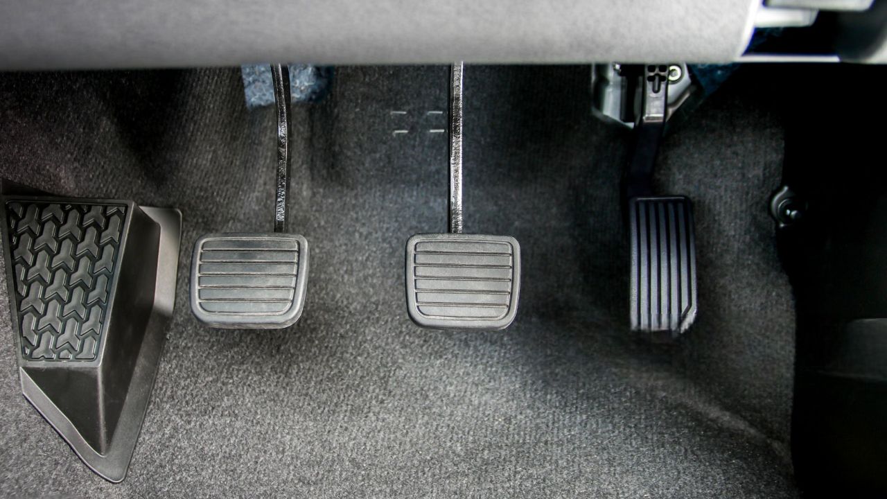 car-gas-pedal-sounds-1