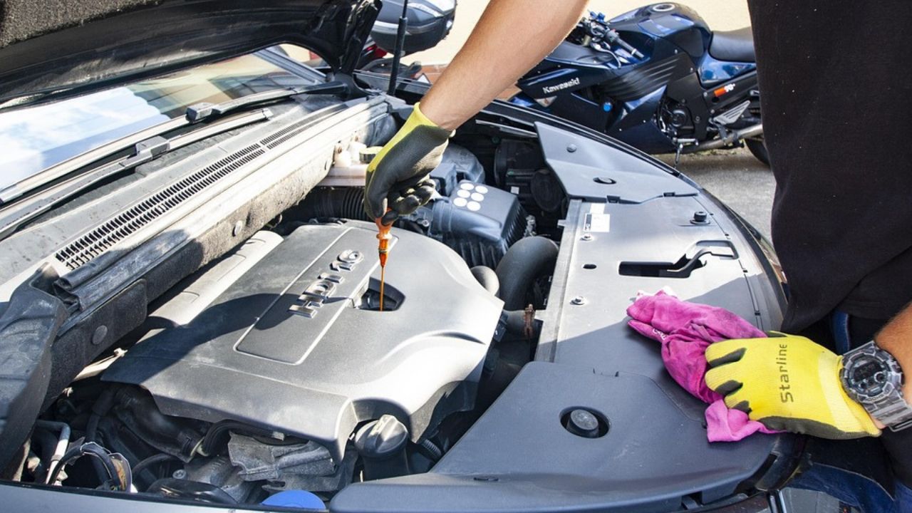 low-engine-oil-indicator-2