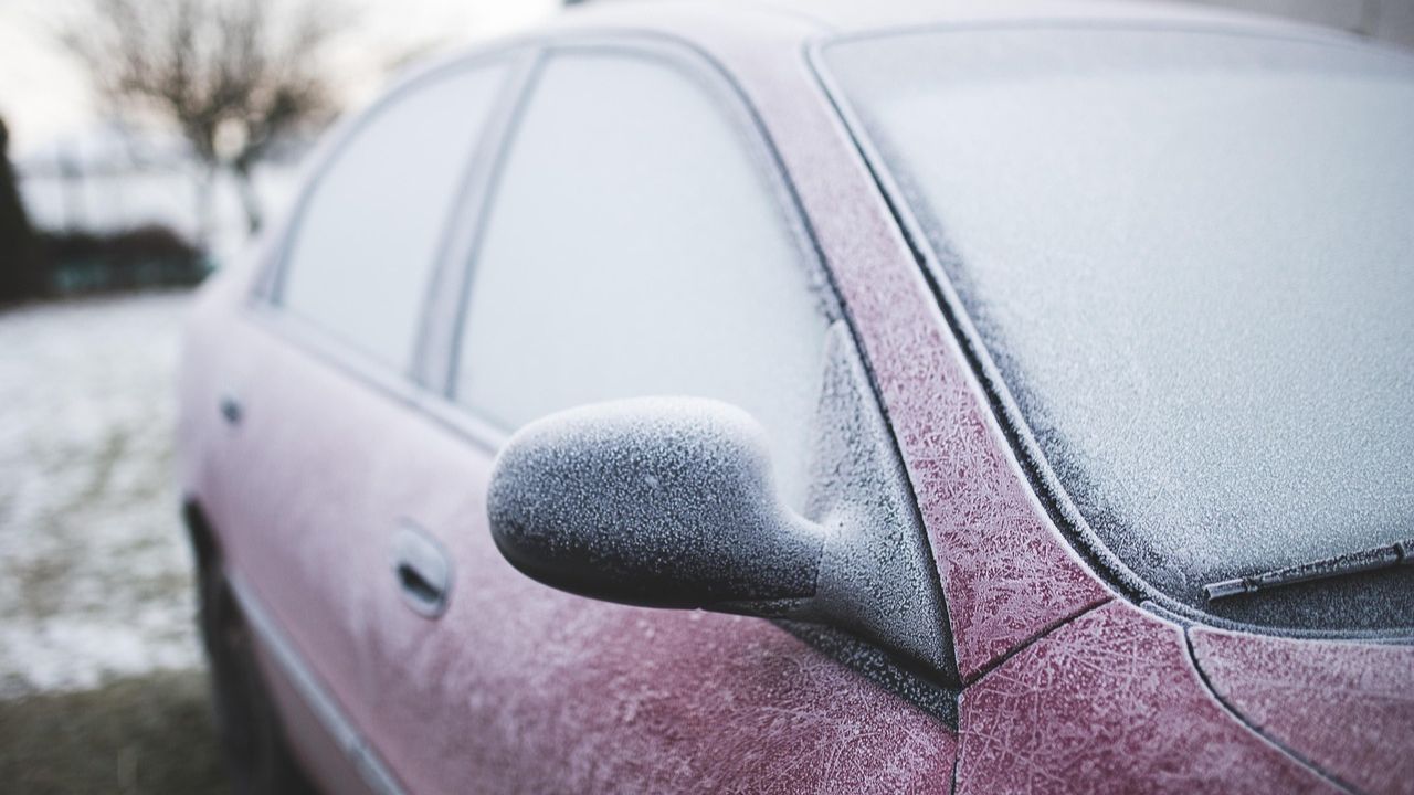 car-start-at-winter-3