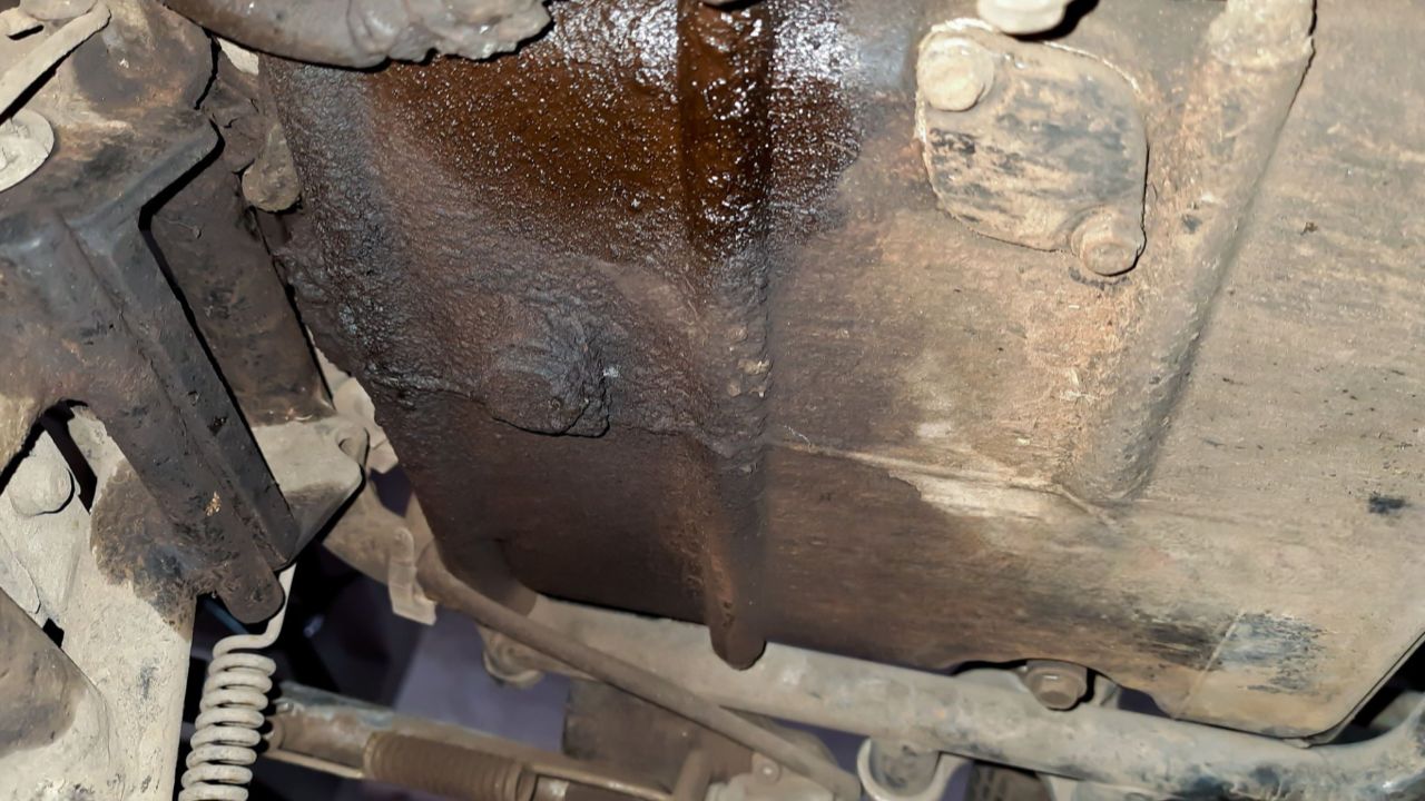 car-micro-oil-leak-2