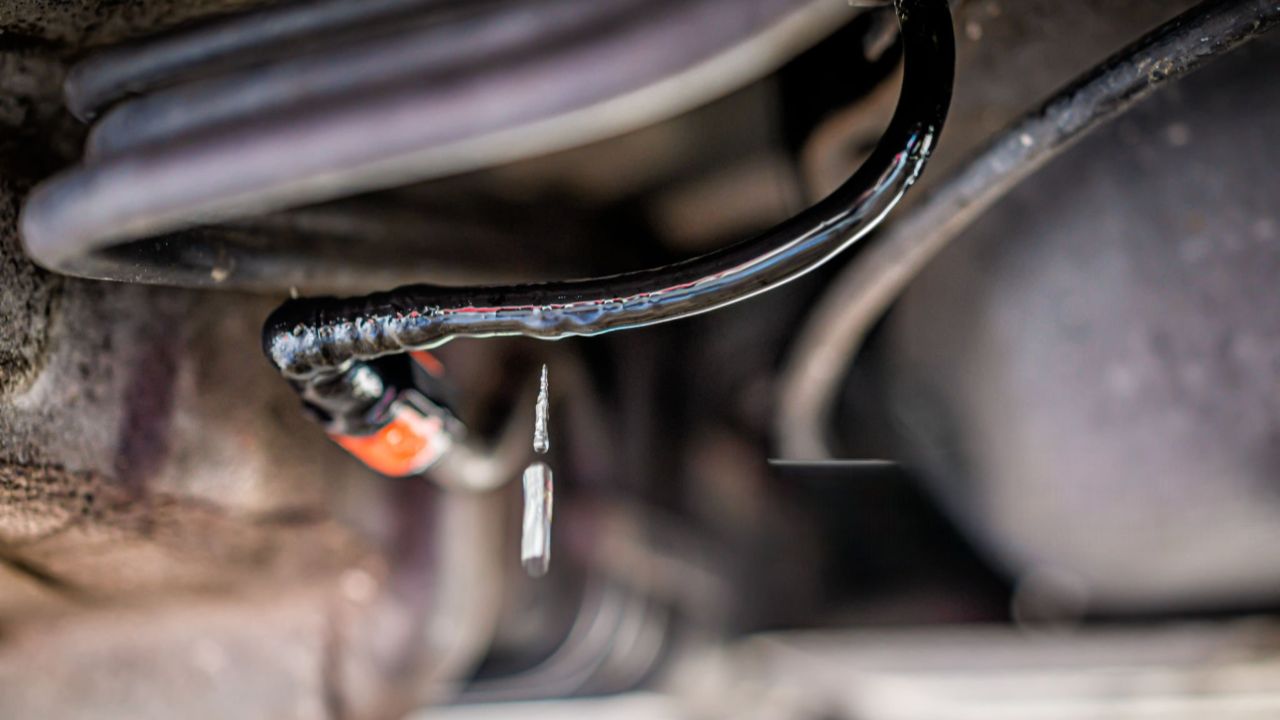 car-micro-oil-leak-3