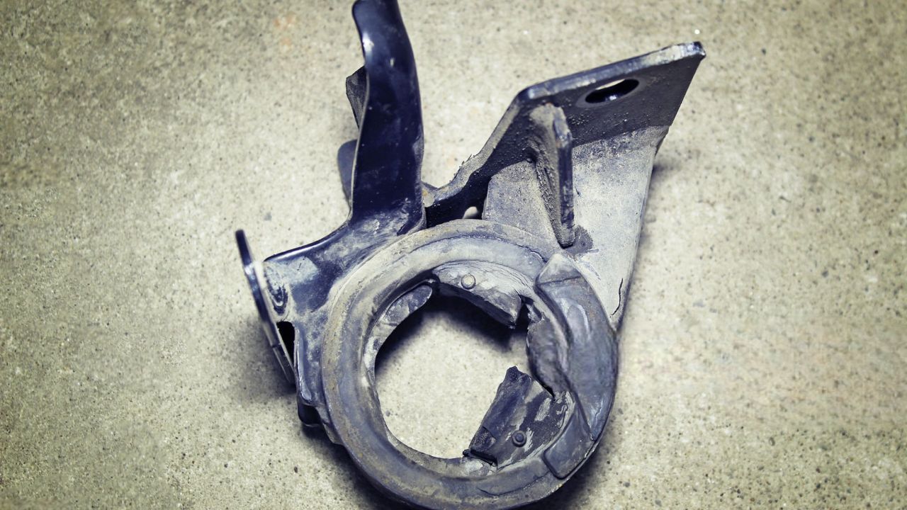 car-worn-engine-mount-3