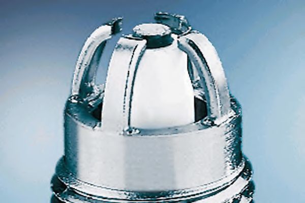 Свеча зажигания BOSCH 0 242 240 590 Супер