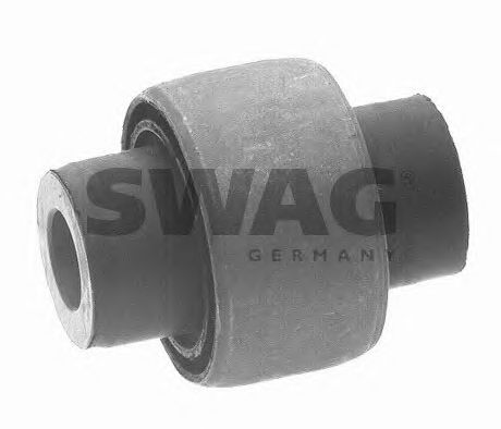 Сайлентблок рычага SWAG 62 79 0008