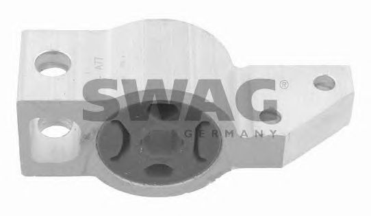 Сайлентблок рычага SWAG 30 92 7069