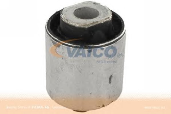 Сайлентблок рычага VAICO V10-7084